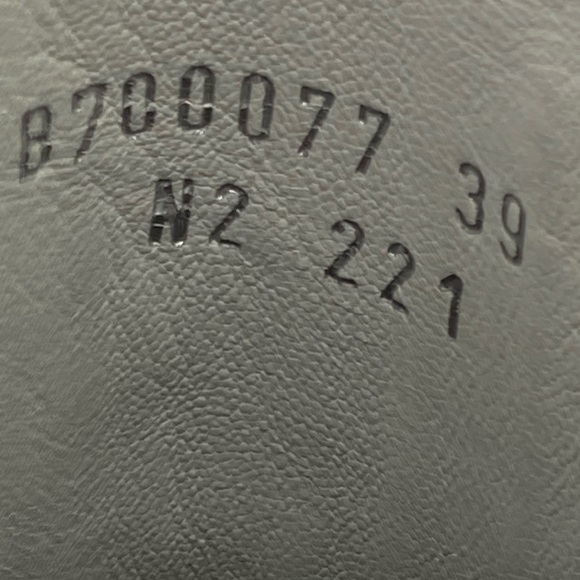 NWOB Alexander McQueen Ivory Leather Rave Chelsea High-Top Boots - Sz 9 - Picture 8 of 13